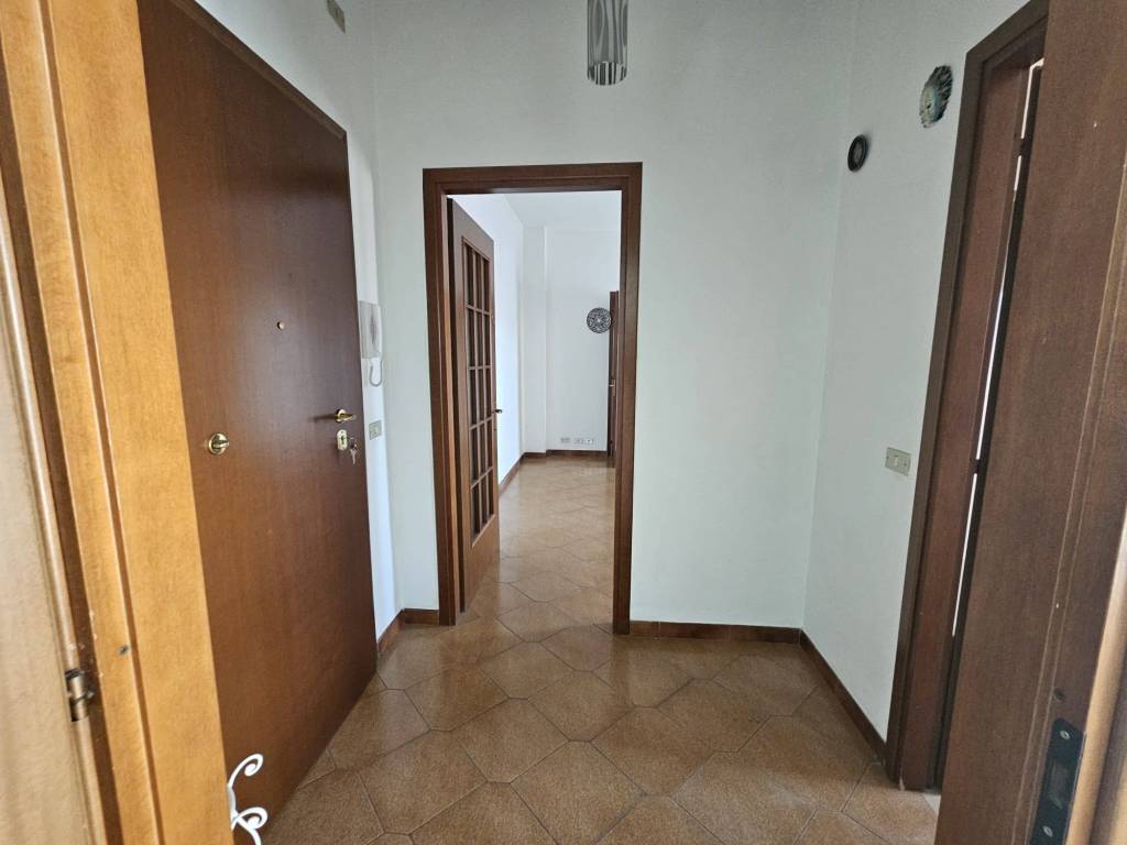 Appartamento a Moncalieri in Via Ludovico Ariosto, 14 - Foto 2