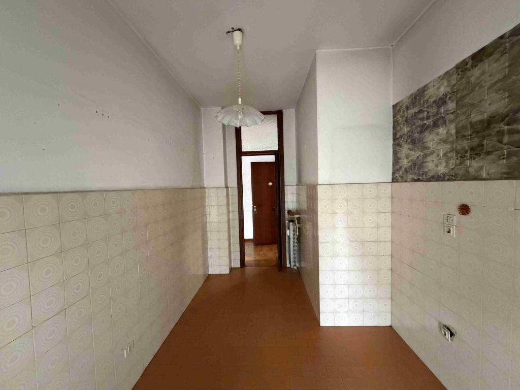Appartamento a Gallarate in Via Bartolomeo Colleoni, 2 - Foto 3