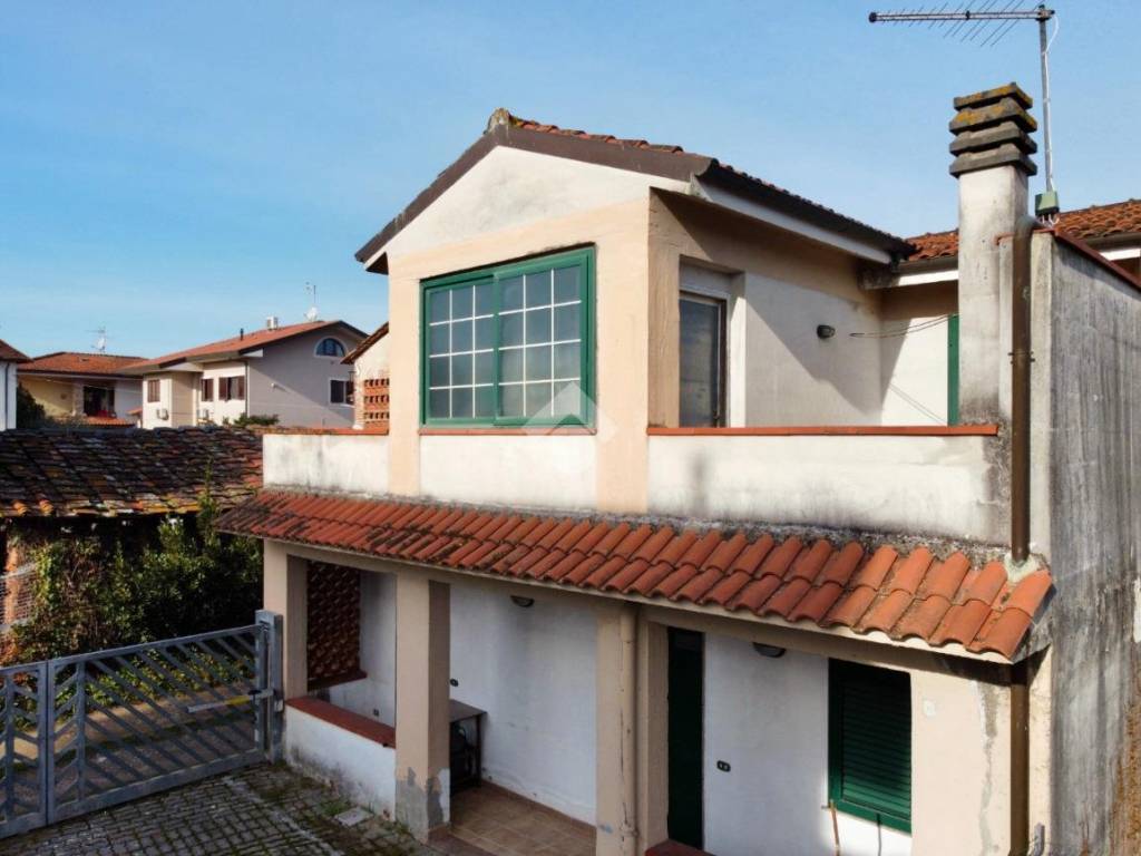 Casa indipendente a Buggiano in Via Provinciale Lucchese - Foto 2