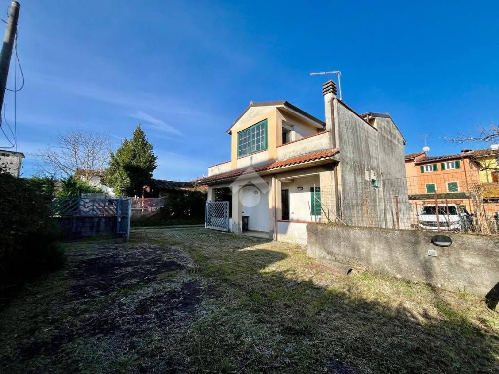 Casa indipendente a Buggiano in Via Provinciale Lucchese - Foto 4