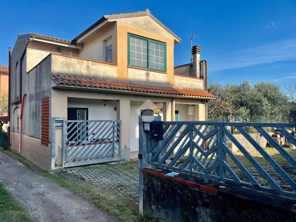 Casa indipendente a Buggiano in Via Provinciale Lucchese - Foto 5