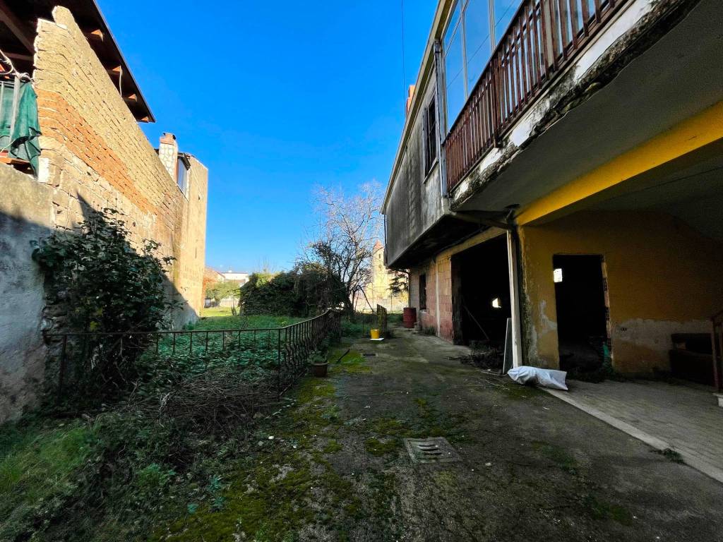 Casa indipendente a Rotondi in Via Francesco De Guglielmo, 24 - Foto 3