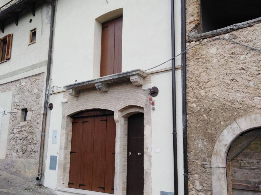Casa indipendente a Avezzano in Via Fonte Rio, 40 - Foto 2