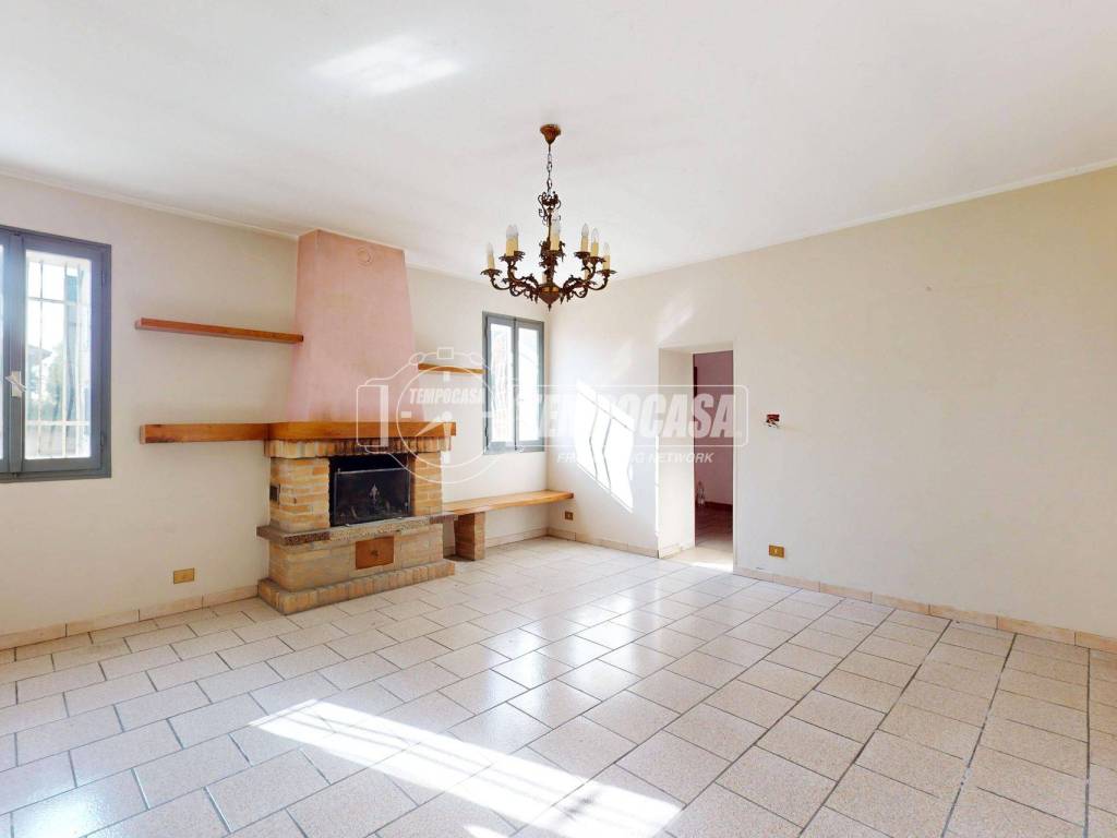 Casa indipendente a Reggiolo in Via Guastalla 105 - Foto 2