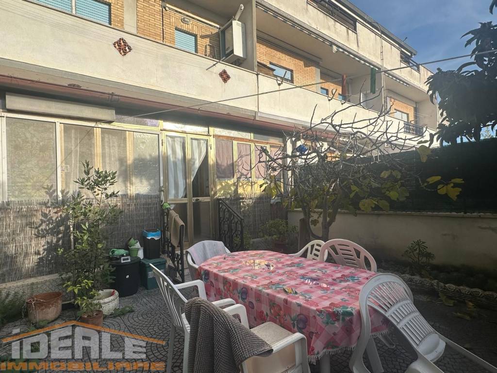 Appartamento a Ardea in Viale dei Tassi - Foto 2