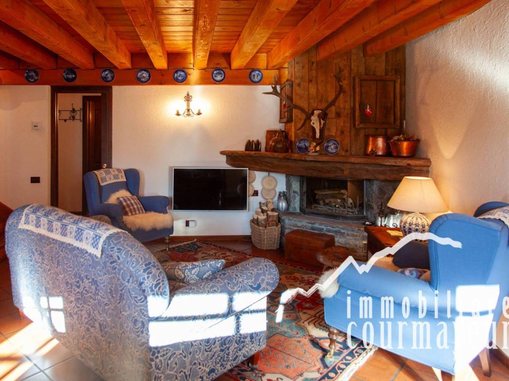 Attico / mansarda a Courmayeur in Via Grandes Jorasses, 7 - Foto 2