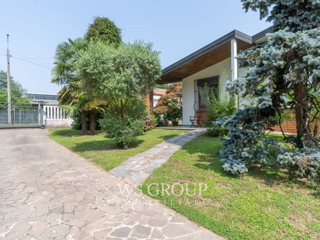 Villa a Cabiate in Via Achille Grandi, 33 - Foto 3