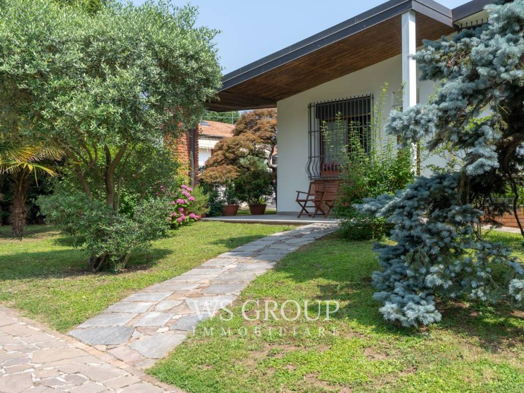 Villa a Cabiate in Via Achille Grandi, 33 - Foto 4