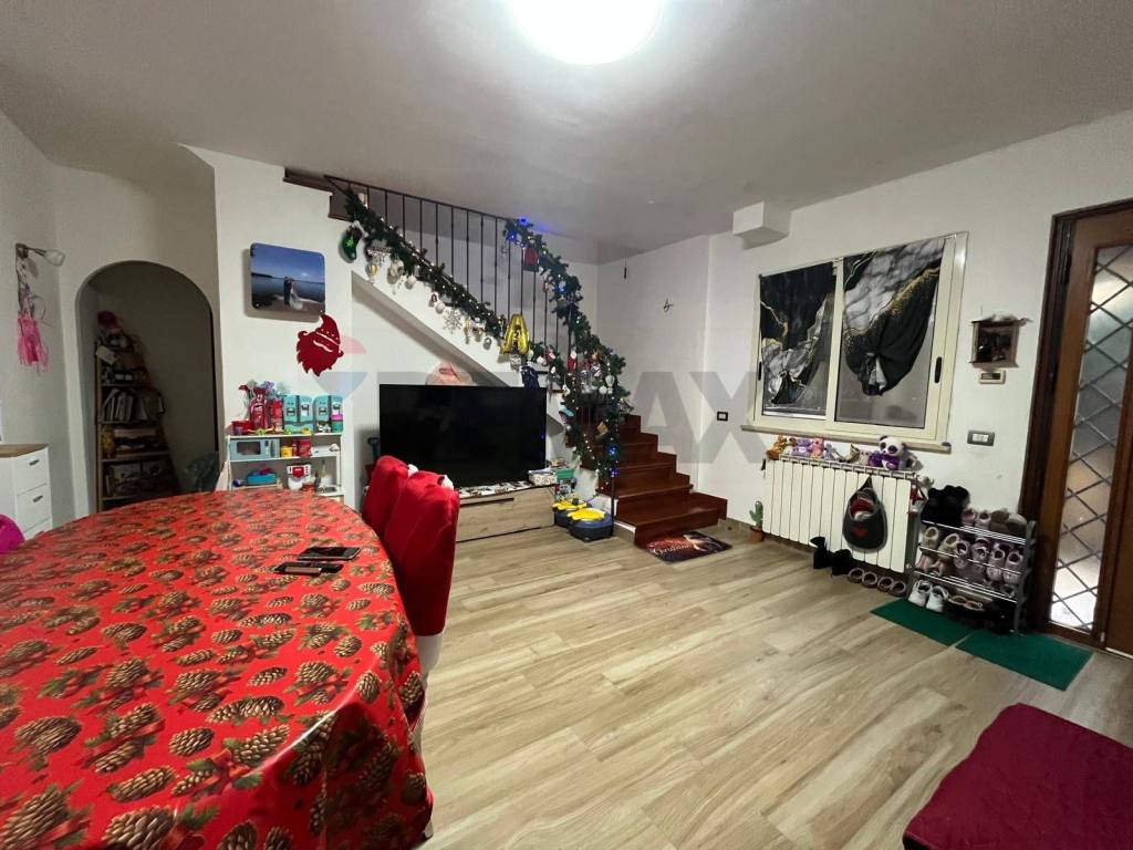 Villetta a schiera a Anguillara sabazia in VIA MONTE SIRENTE, 25 - Foto 4