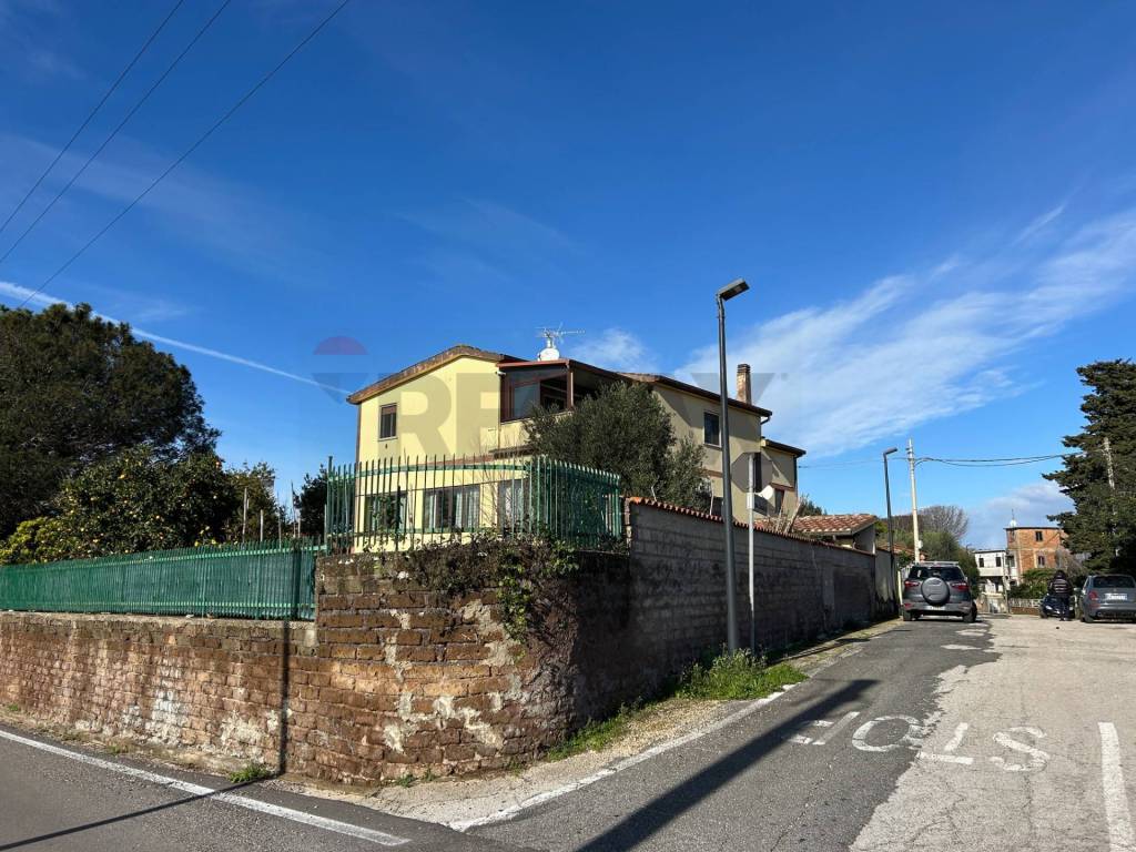 Appartamento a Aprilia in Via dei Canarini - Foto 2