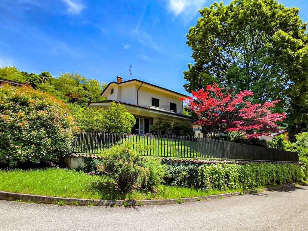Villa a Bergamo in San Giovanni Bianco, Via Don Angelo Testa - Foto 2