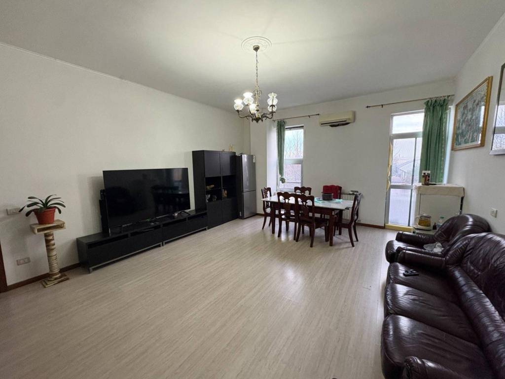 Casa indipendente a San possidonio in Piazza Don Giuseppe Andreoli - Foto 2