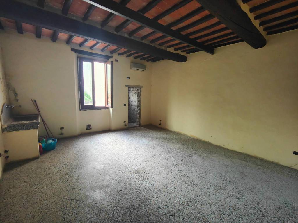 Appartamento a Montevarchi in Via Roma - Foto 2