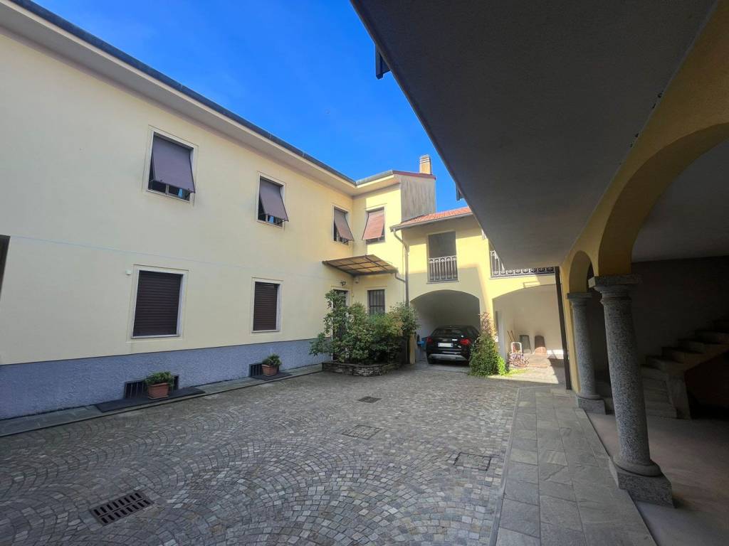 Villa a Gallarate in Piazza Giuseppe Garibaldi - Foto 2