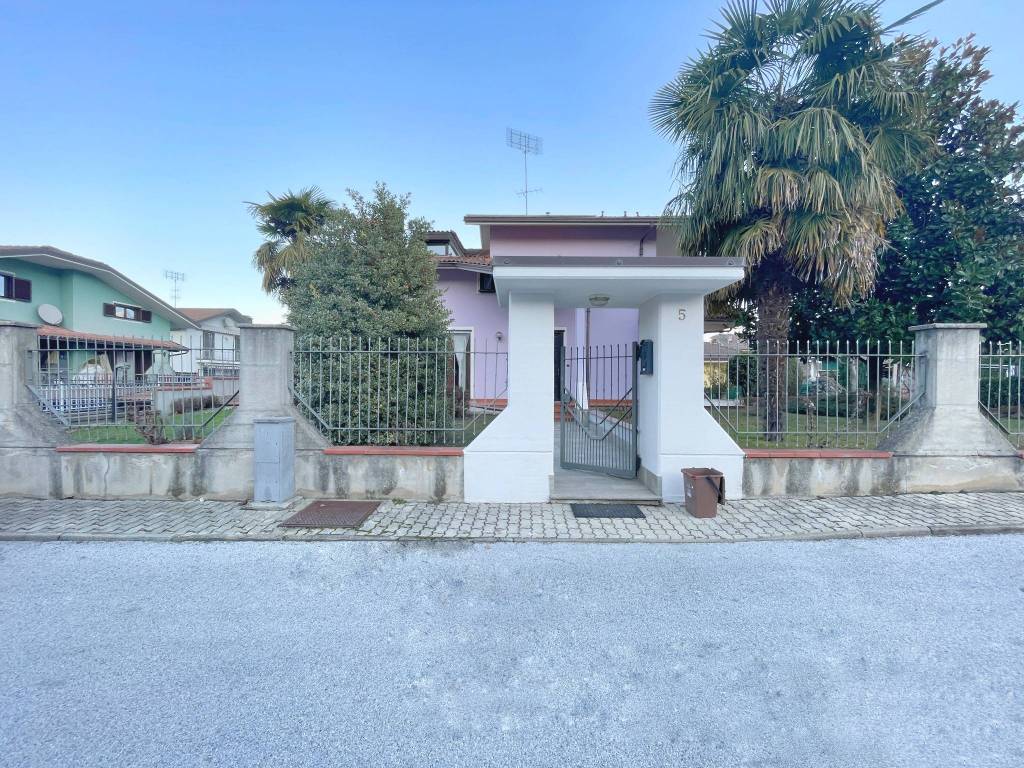 Villa a Borgo san dalmazzo in Via Generale Carlo Alberto Dalla Chiesa - Foto 5