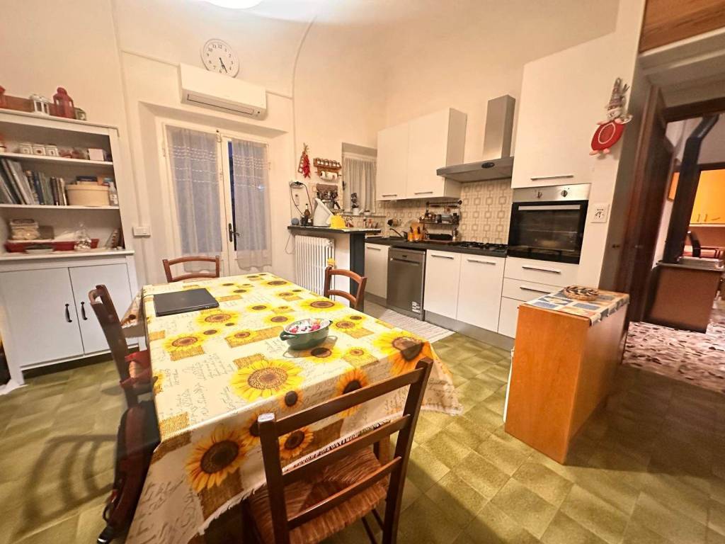 Appartamento a Cecina in Via del Fante, 57 - Foto 2