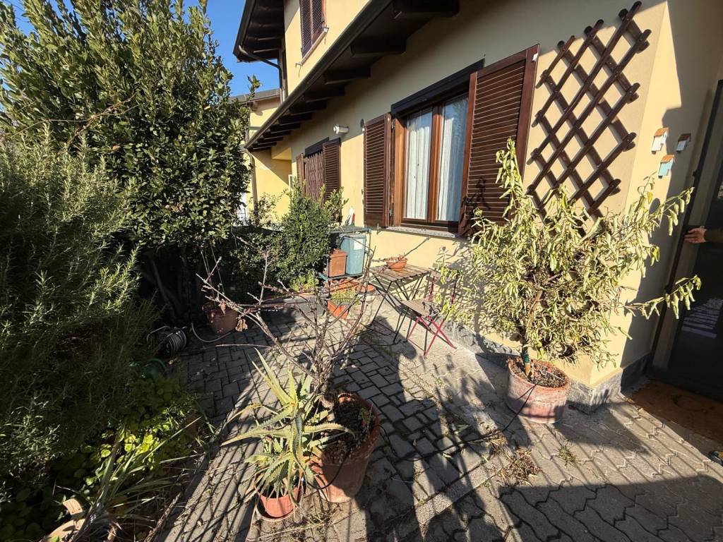 Villetta a schiera a Landriano in Via Glicine, 4 - Foto 2
