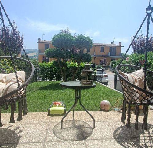 Villetta a schiera a Fermignano in Via Luigi Falasconi - Foto 2