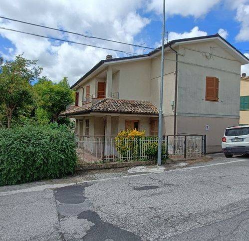Villa a Fermignano in Via I Maggio - Foto 2