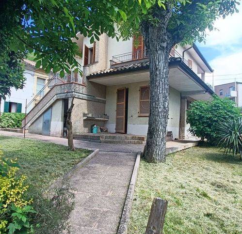 Villa a Fermignano in Via I Maggio - Foto 5