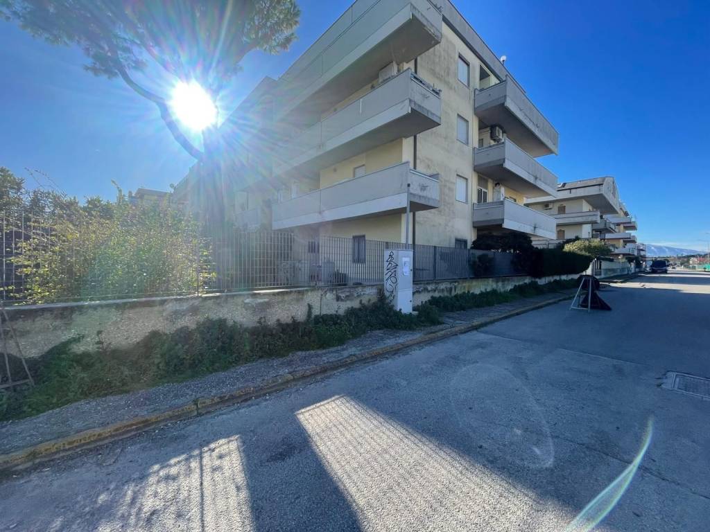 Appartamento a Martinsicuro in Via Francesco Baracca - Foto 2