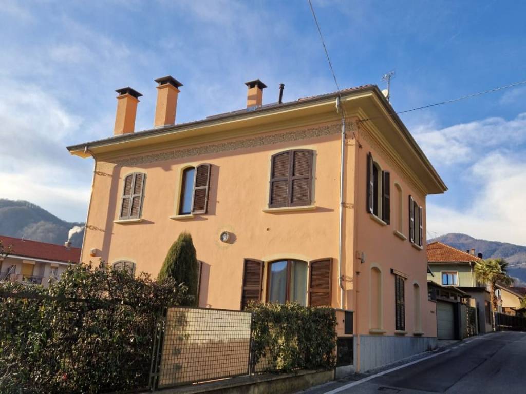 Villa a Borgosesia in Via Cravo, 19 - Foto 2