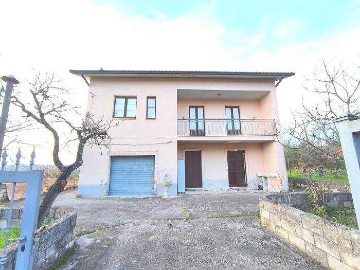 Villa a Gesualdo in Strada Comunale Pettoriello - Foto 5