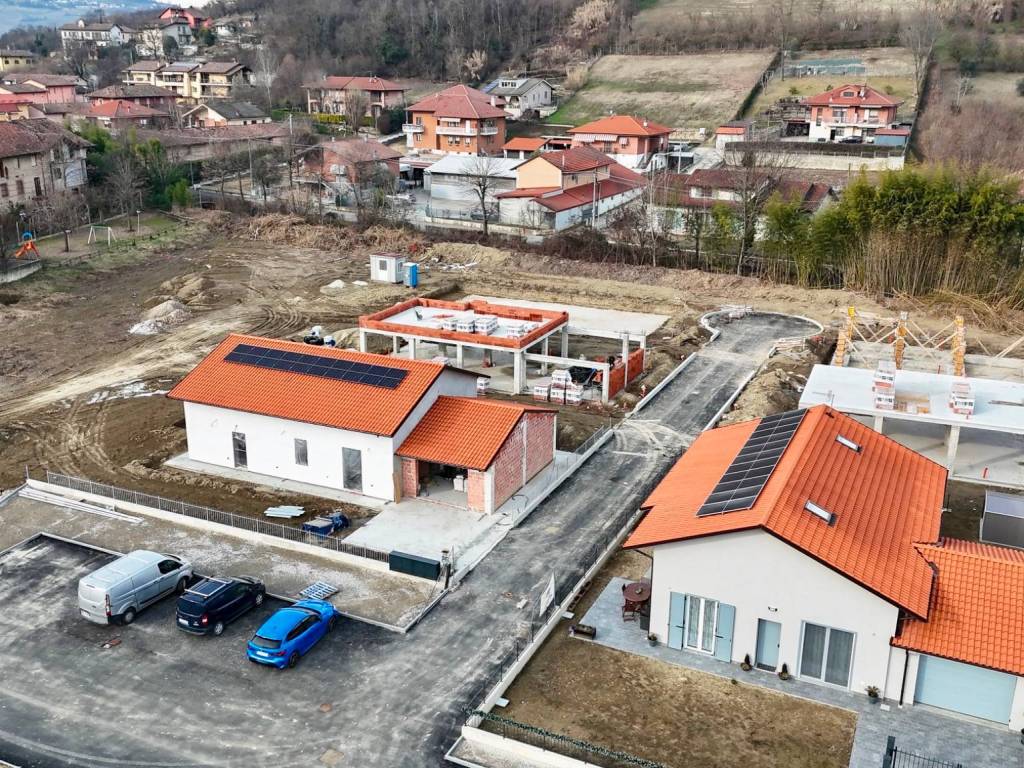 Villa a Alba in Corso Fratelli Bandiera, 21 - Foto 2