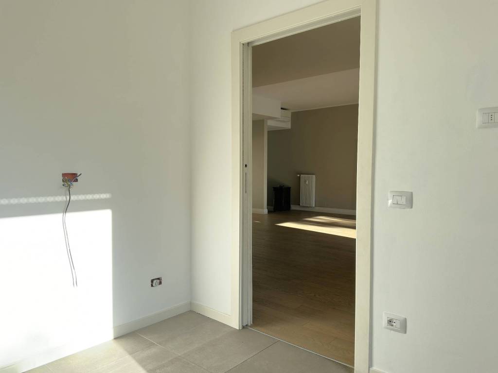 Appartamento a Verona in Piazza Renato Simoni, 31 - Foto 3