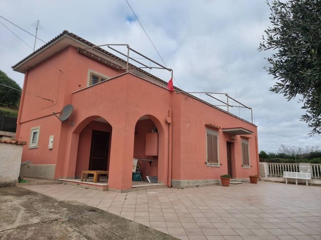 Villa a Santa marinella in Via Elcetina, 99 - Foto 2