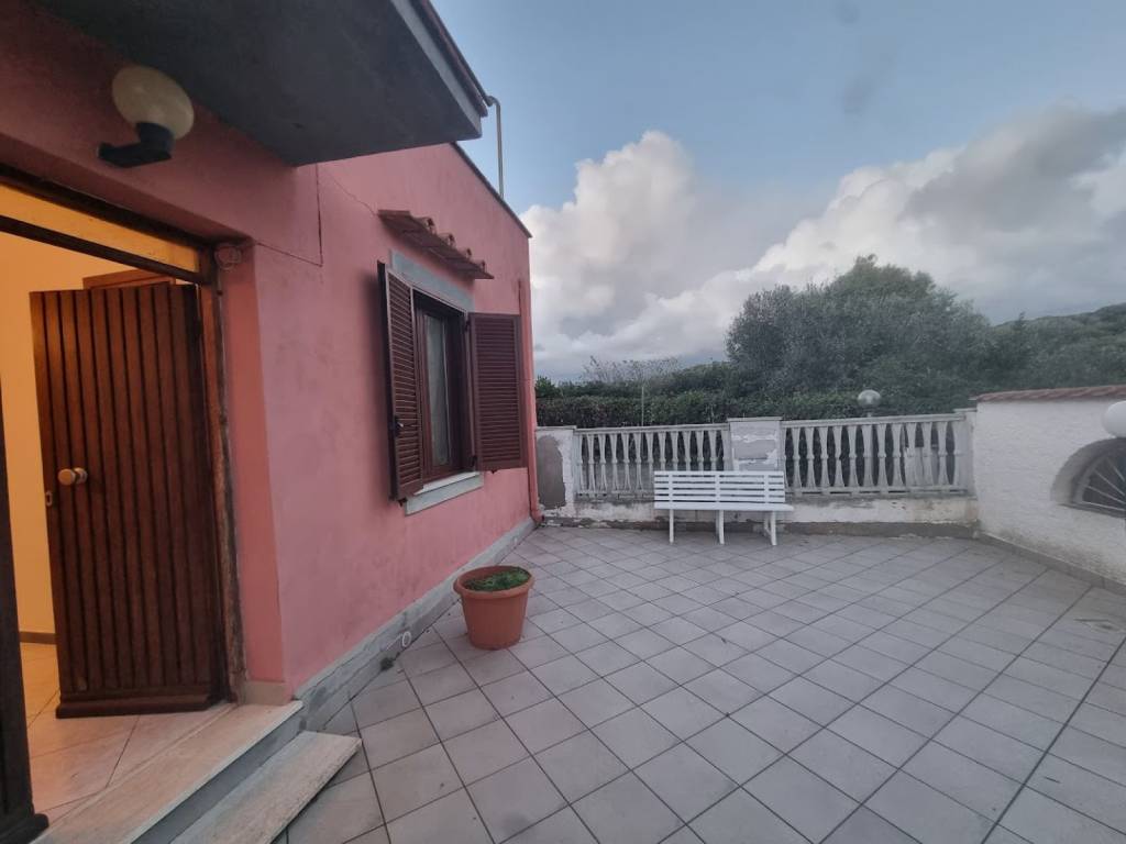 Villa a Santa marinella in Via Elcetina, 99 - Foto 3