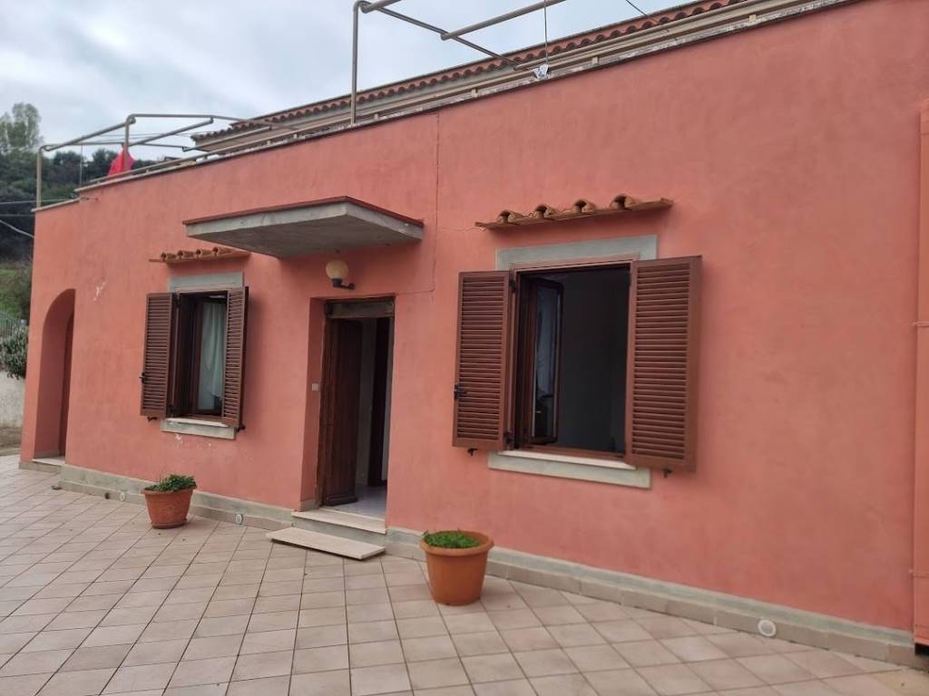 Villa a Santa marinella in Via Elcetina, 99 - Foto 4