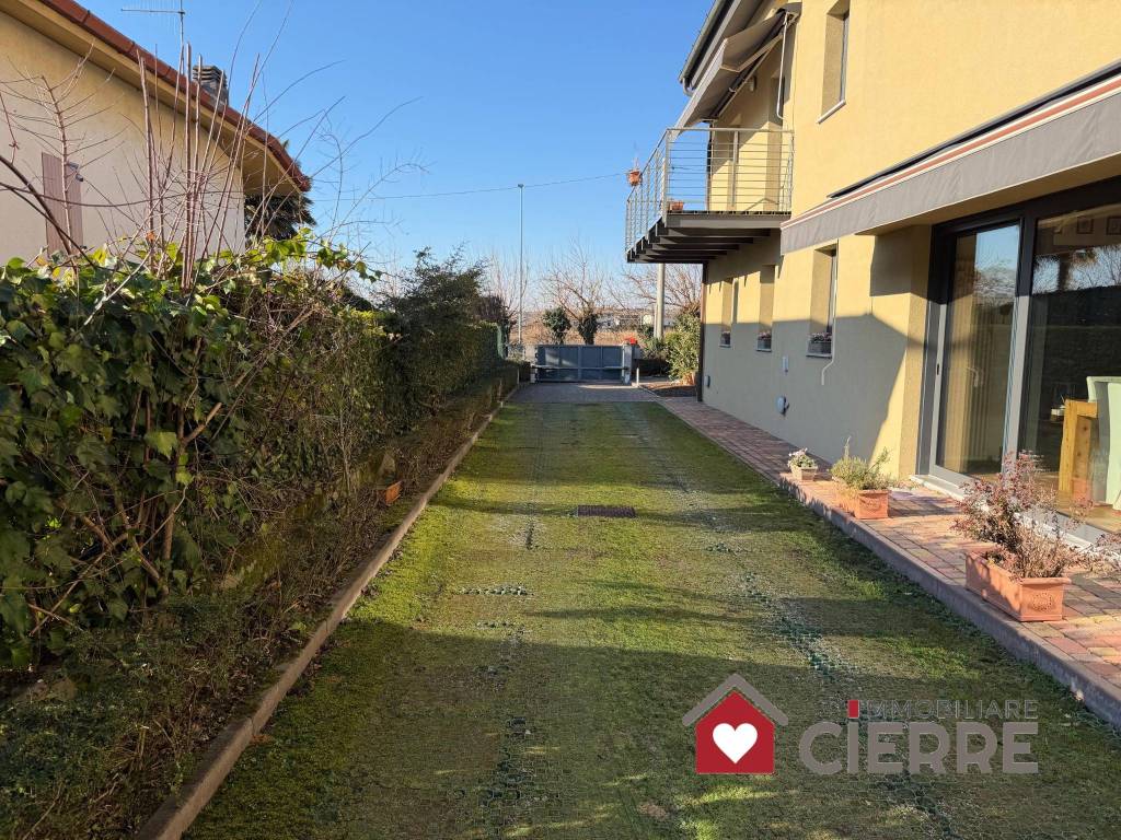 Villa a Tavagnacco in Via Molin Nuovo, 49 - Foto 4