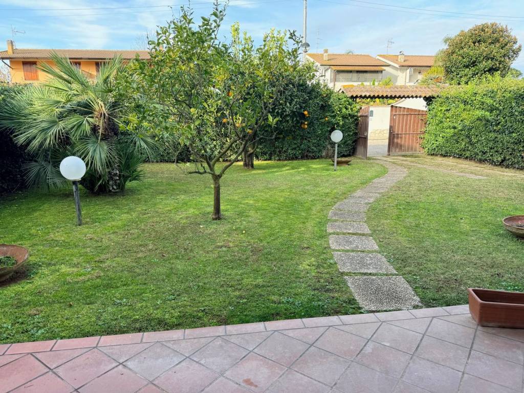 Villa a Sabaudia in Viale delle Peonie, 125 - Foto 3