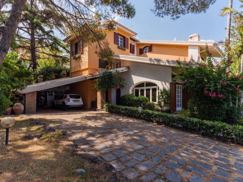 Villa a Aci catena in Via Vampolieri - Foto 2