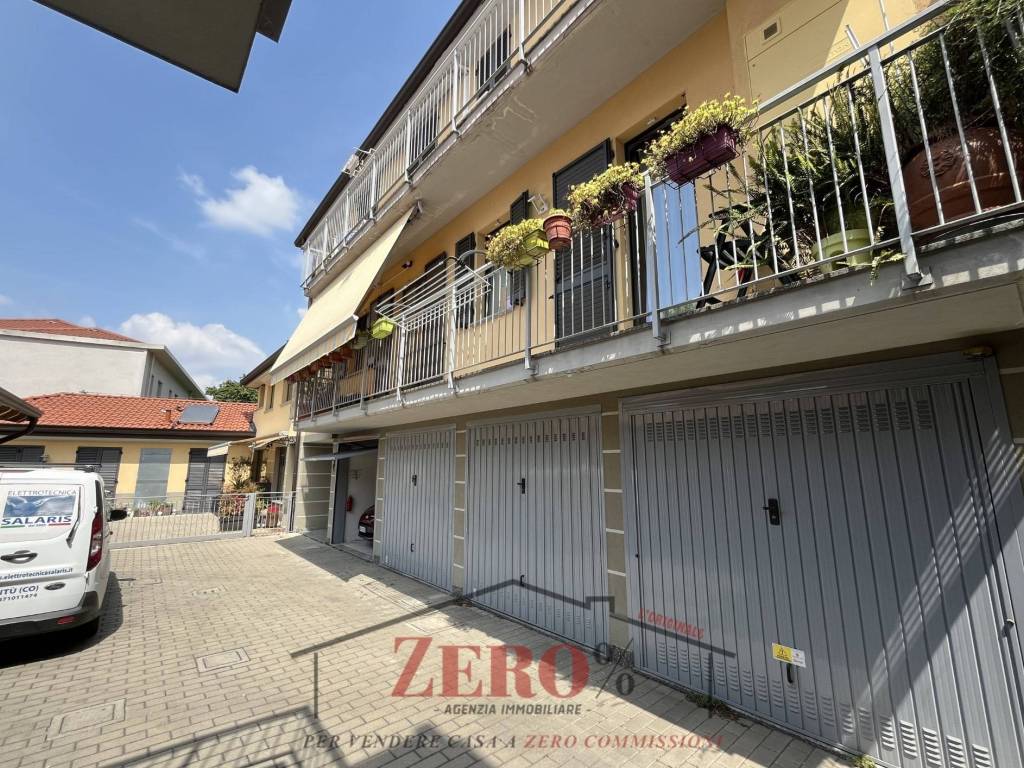 Appartamento a Cantù in Via Giulio Carcano, 28 - Foto 2