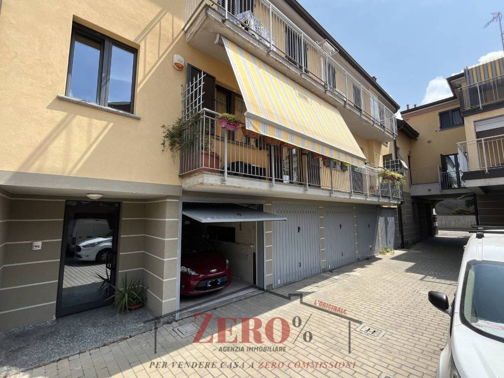 Appartamento a Cantù in Via Giulio Carcano, 28 - Foto 3