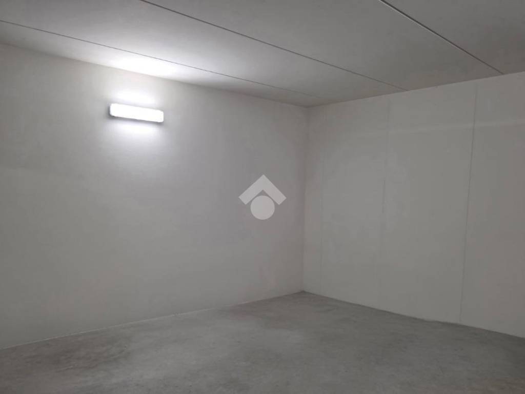 Box / garage a Piacenza in Via Paolo Costermanelli, 1 - Foto 2