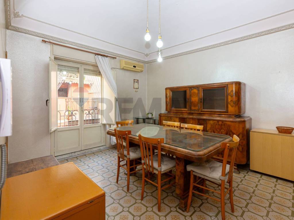 Appartamento a Adrano in Via Francesco Crispi - Foto 4