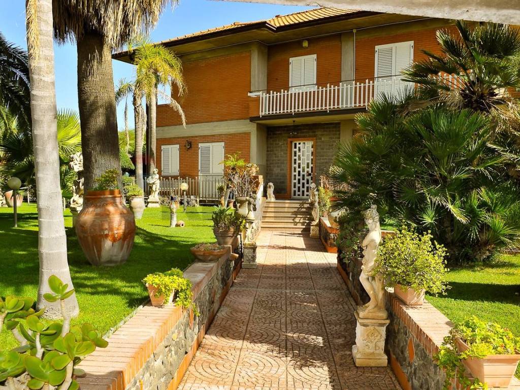 Villa a Mascalucia in via cristoforo colombo, 30 - Foto 2