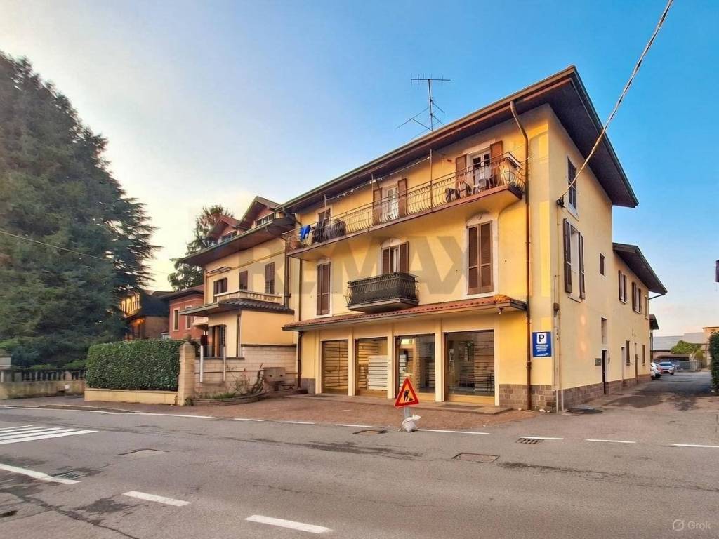 Immobile a Castronno in VIA CAVOUR, 20 - Foto 2