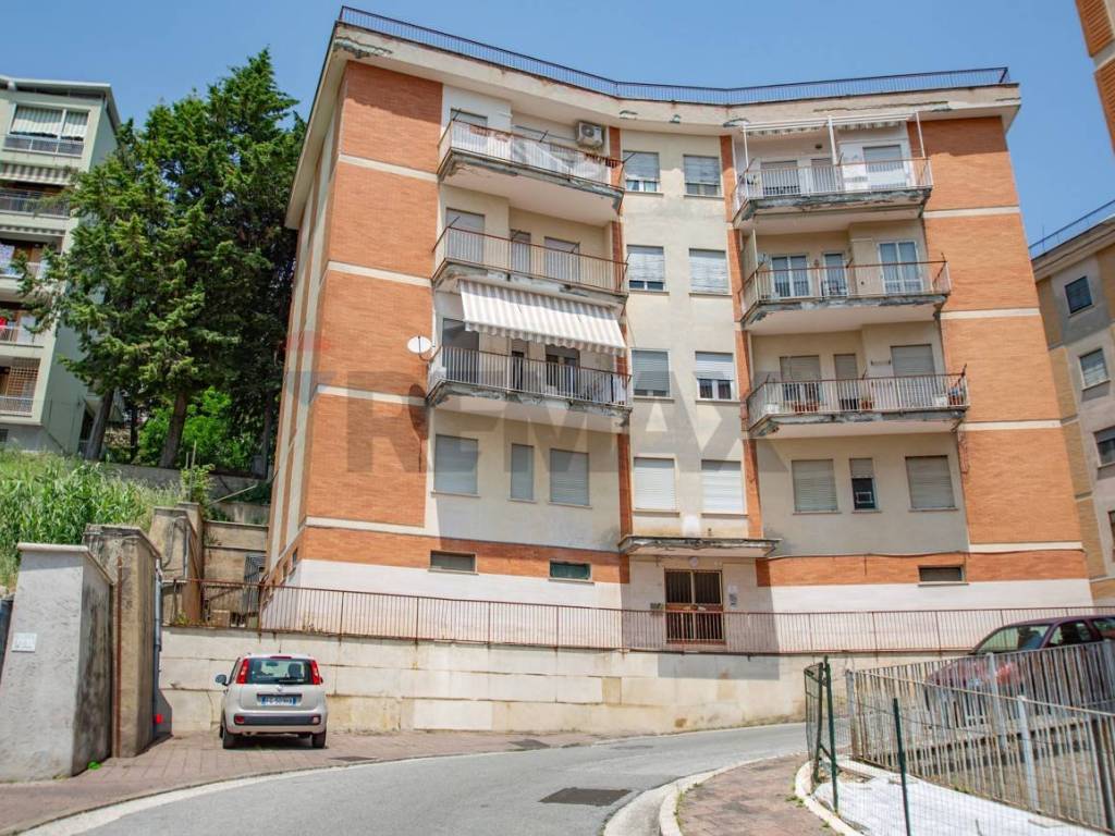 Appartamento a Chieti in Via Pietro Falco, 11 - Foto 3