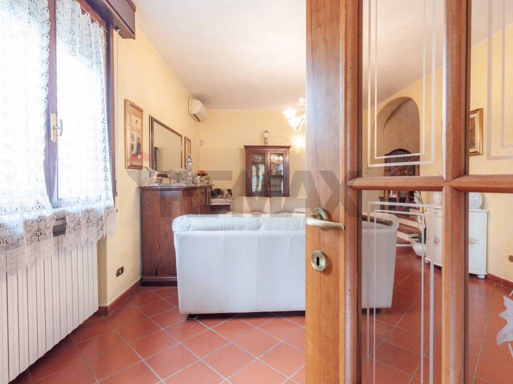 Villa a Viadana in Via Marino Galvani, 5 - Foto 4