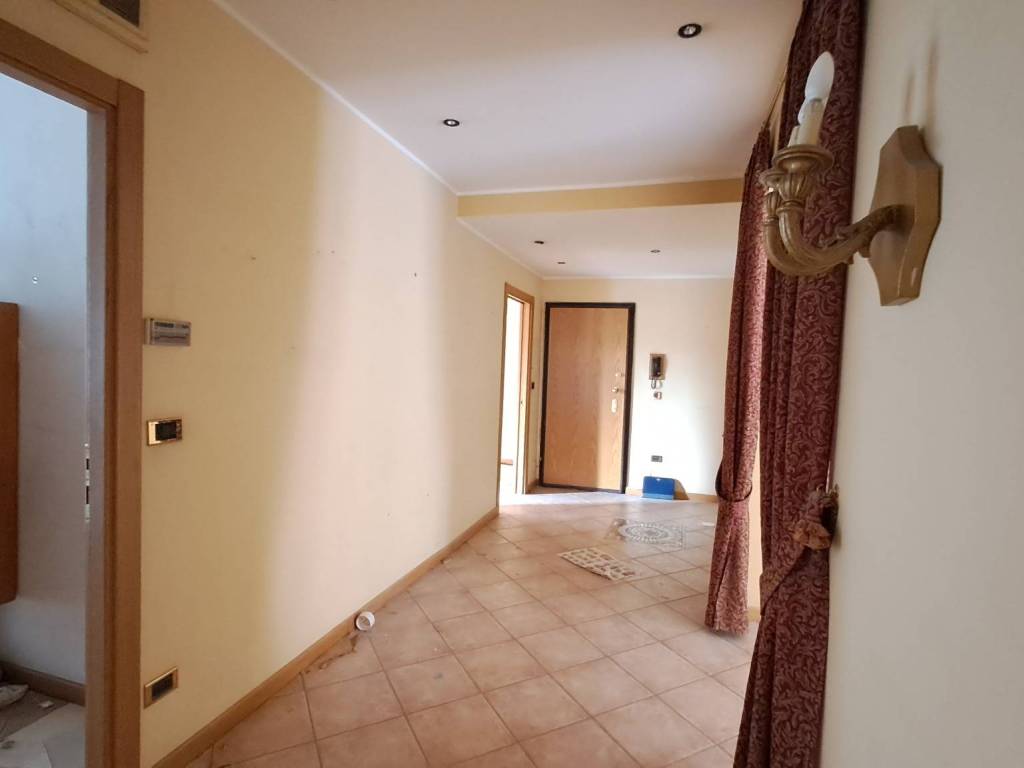 Appartamento a Erba in Corso 25 Aprile, 123 - Foto 3