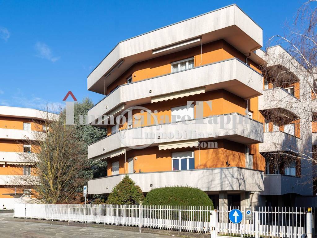 Appartamento a Saronno in Via Tolstoj, 31 - Foto 2
