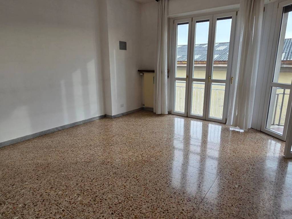 Appartamento a Erba in Via A. Vanossi, 12 - Foto 3