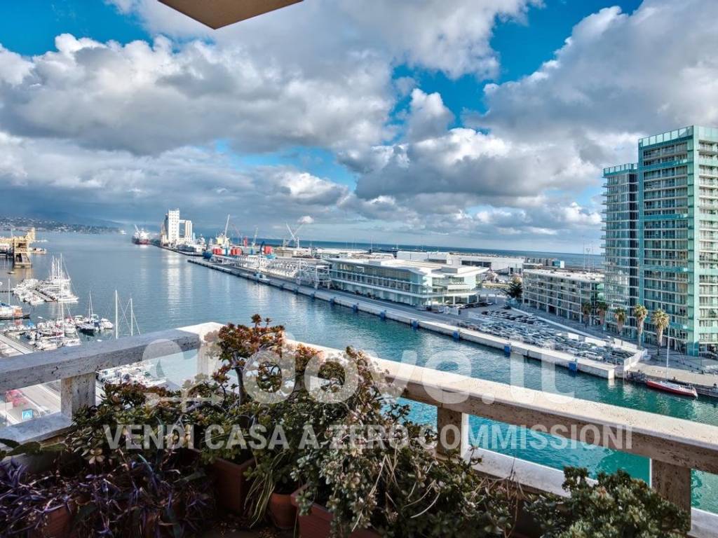 Appartamento a Savona in Piazza Leon Pancaldo, 3 - Foto 2