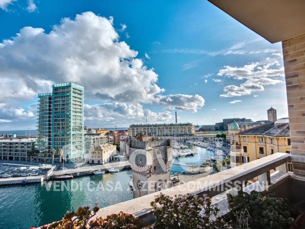 Appartamento a Savona in Piazza Leon Pancaldo, 3 - Foto 3