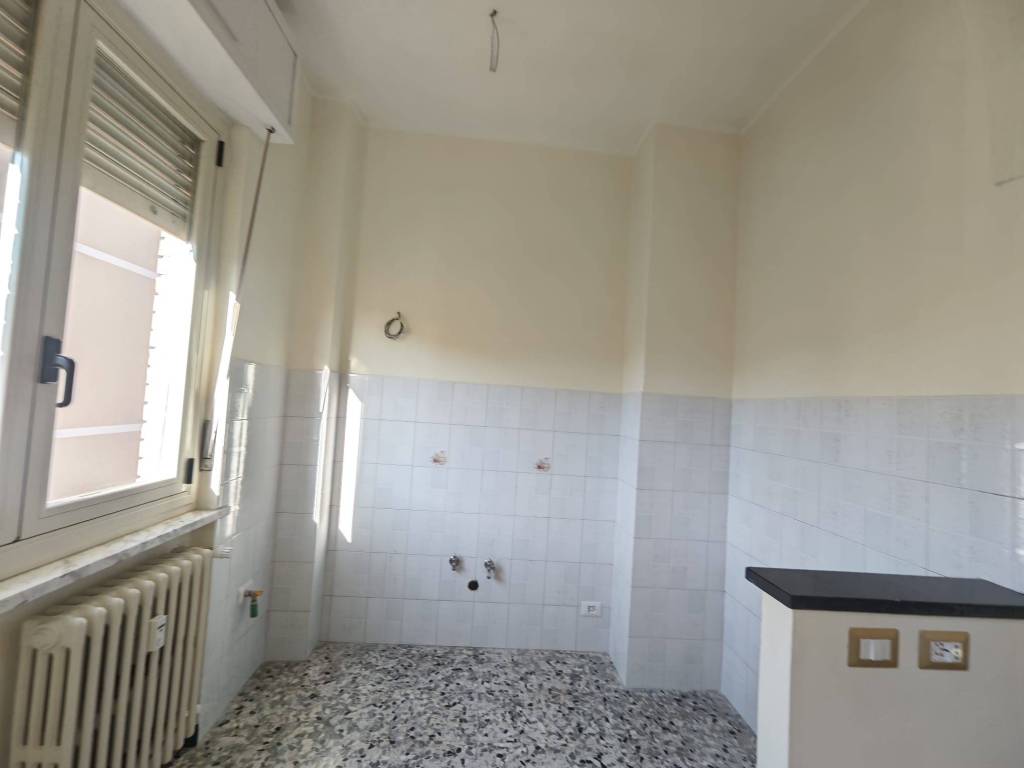 Appartamento a Asti in Via Giorgio Basta - Foto 2