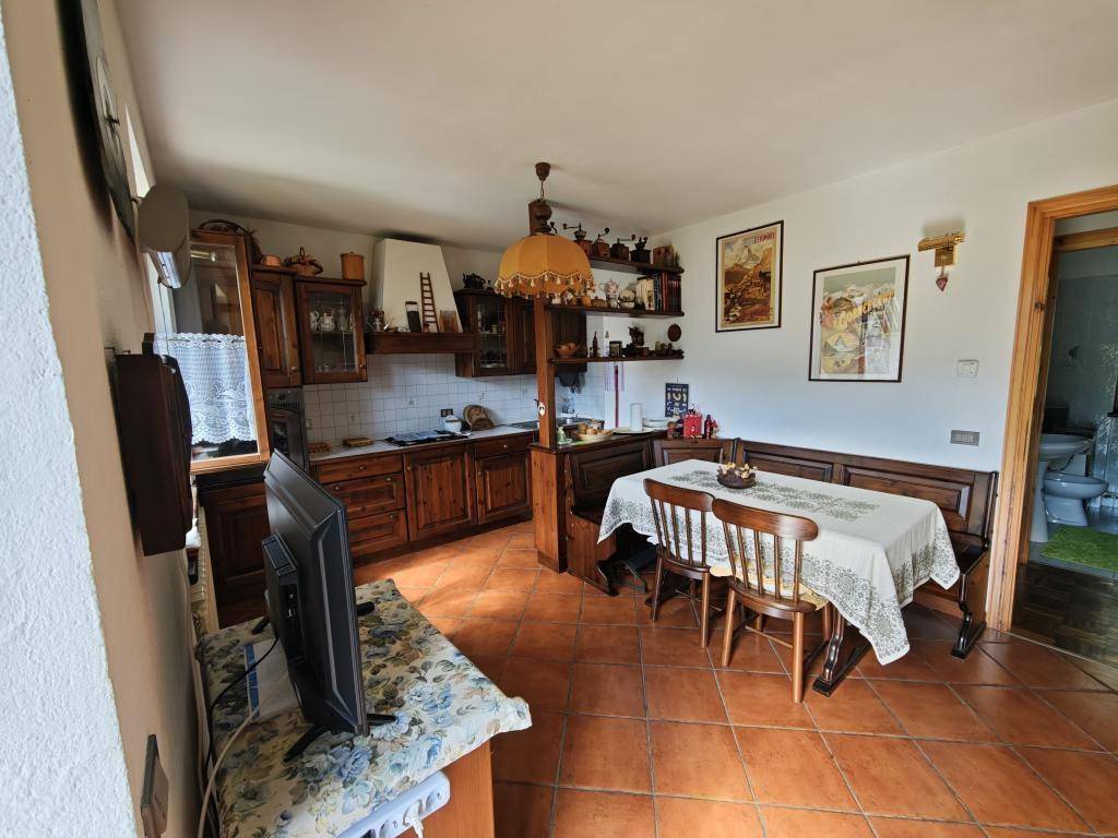 Appartamento a Antey-saint-andrè in Frazione Petit Antey - Foto 3